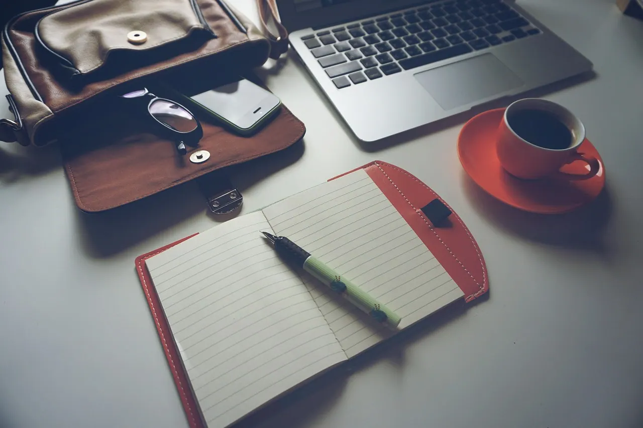 laptop, coffee, notebook, pen, glasses, technology, mobile, work space, digital, computer, gadget, mobile technology, office, start up, desk, gray computer, gray office, gray techn