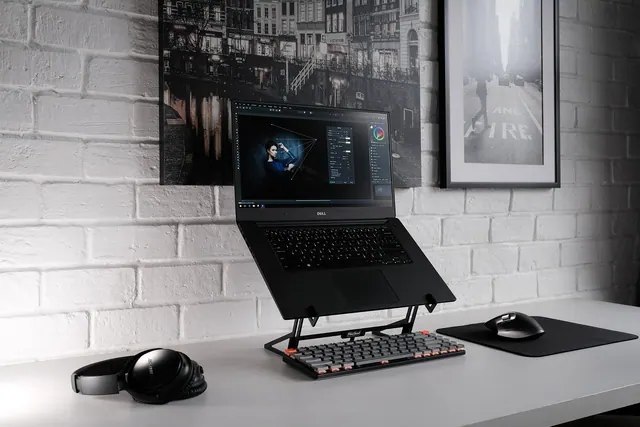 laptop, desk, office, workspace, office space, digital nomad, laptop stand, laptop riser, mechanical keyboard, headphones, computer mouse, mouse pad, work, desk setup, remote work,