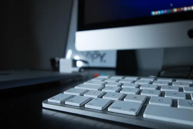 apple, business, desk, icon, keyboard, office, screen, setup, technology, work, setup, setup, setup, setup, setup. Privacy mistakes people make while making a desk quieter